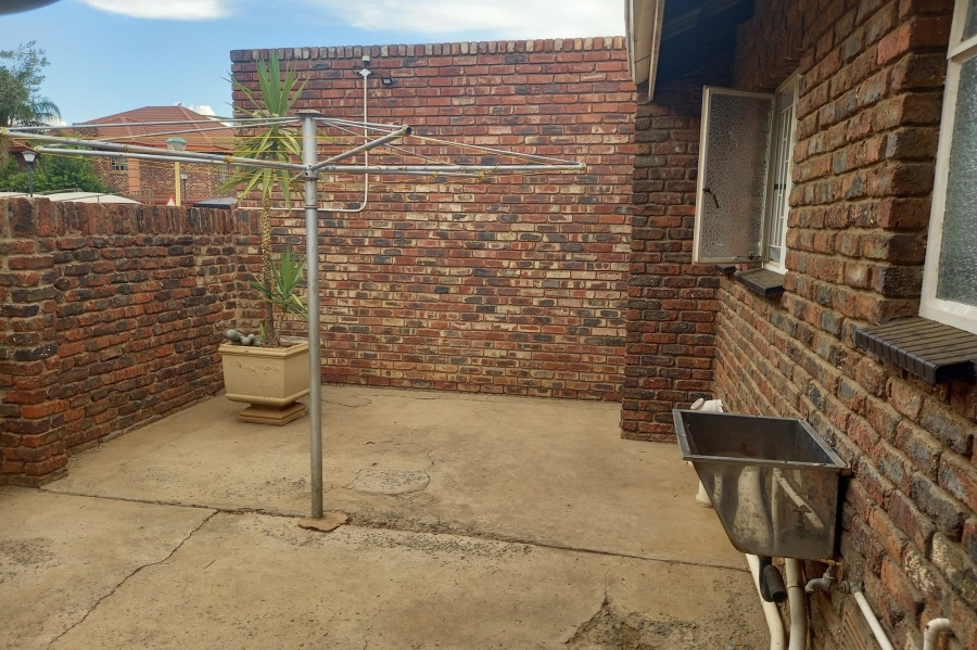 3 Bedroom Property for Sale in Roylglen Gardens Northern Cape